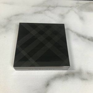 Burberry Makeup - Burberry ~ Complete Eye Palette (Rose Pink No. 10) Burberry Makeup - Burberry ~ Complete Eye Palette (Rose Pink No. 10)